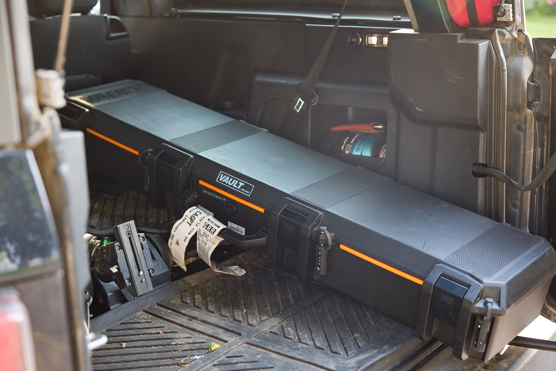 Hard case for a rifle with luggage tags, can you fly with a hunting rifle concept.